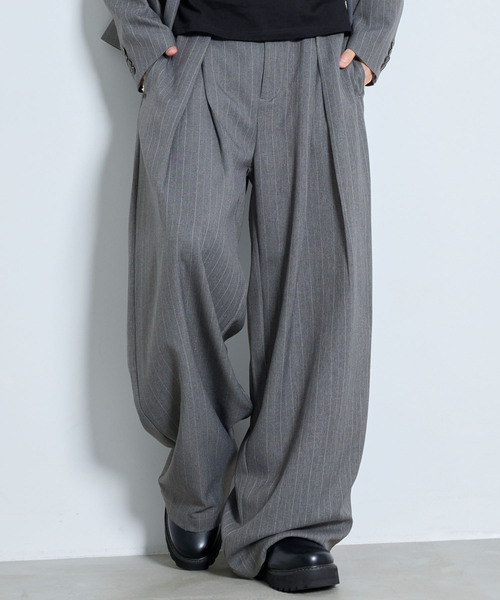 SERACE(セラス)の「【SERACE】 TUCK WIDE BALLOON STRIPE SLACKS / タックワイドバルーンストライプスラックス(スラックス・メンズ・グレー/ブラック・S/M/L)」の10枚目の写真