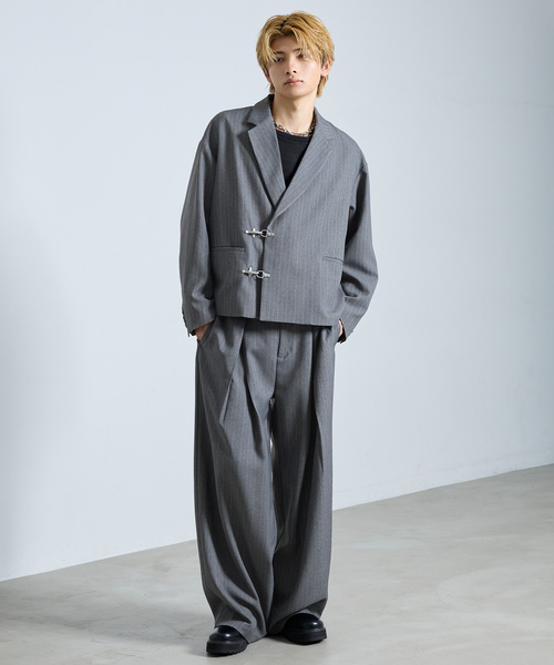 SERACE(セラス)の「【SERACE】 TUCK WIDE BALLOON STRIPE SLACKS / タックワイドバルーンストライプスラックス(スラックス・メンズ・グレー/ブラック・S/M/L)」の13枚目の写真