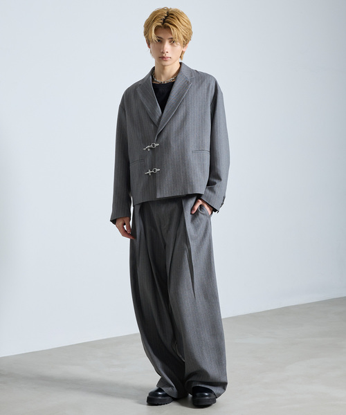 SERACE(セラス)の「【SERACE】 TUCK WIDE BALLOON STRIPE SLACKS / タックワイドバルーンストライプスラックス(スラックス・メンズ・グレー/ブラック・S/M/L)」の14枚目の写真