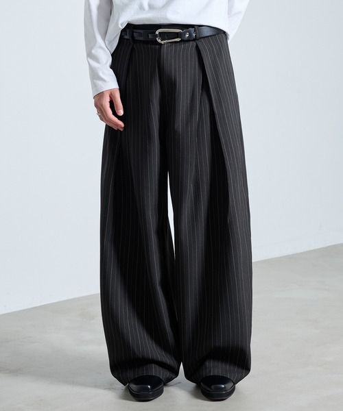 SERACE(セラス)の「【SERACE】 TUCK WIDE BALLOON STRIPE SLACKS / タックワイドバルーンストライプスラックス(スラックス・メンズ・グレー/ブラック・S/M/L)」の21枚目の写真