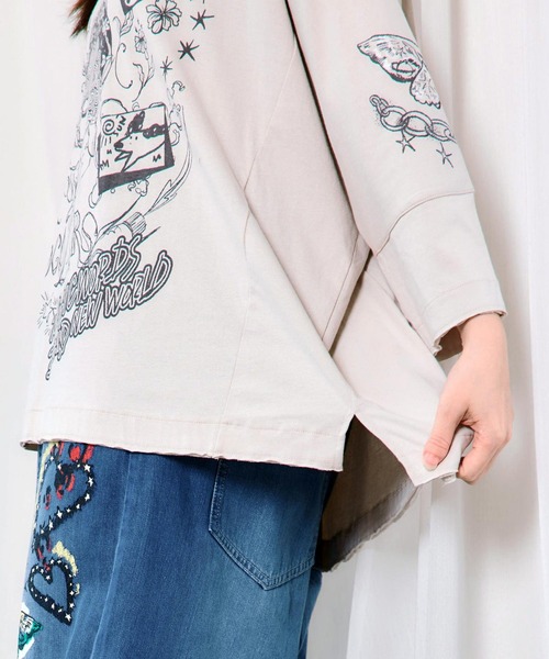 ScoLar(スカラー)の「ScoLar(スカラー) スケッチ柄 ドルマンプルオーバー(Tシャツ/カットソー・レディース・チャコールグレー/グレー/オフホワイト・MEDIUM)」の8枚目の写真