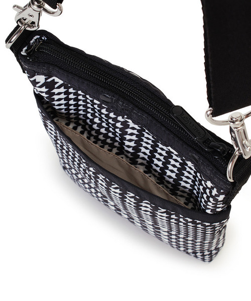 LeSportsac(レスポートサック)の「3 ZIP CROSSBODY シティハウンドトゥース(ショルダーバッグ・レディース・ブラック・FREE)」の5枚目の写真