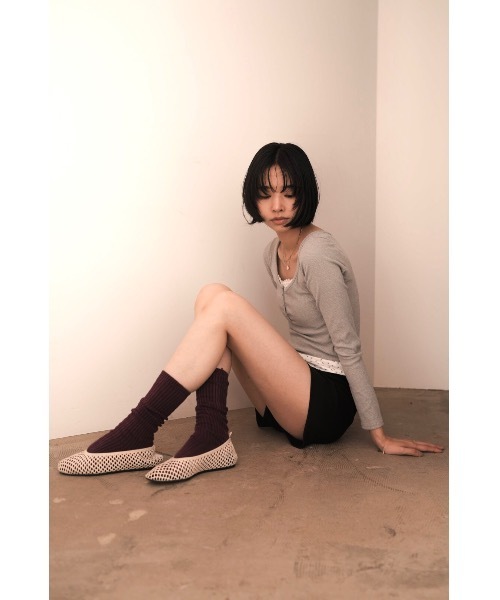 SALTMINT(ソルトミント)の「カップ付 花柄レイヤードトップス(Tシャツ/カットソー・レディース・ホワイト/グレー/ブラック・FREE)」の9枚目の写真