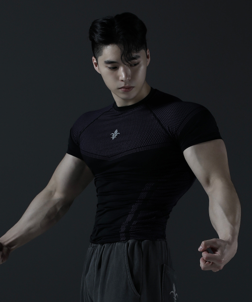 CARMID（カミド）の「パープルナイトコンプレッション半袖 [ブラック]（Tシャツ/カットソー・メンズ・その他・1/2/3）」の2枚目の写真