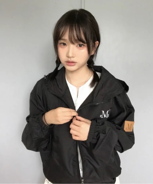 MUCENT(ムセント)の「◇MUCENT◇ブランド直輸入正規品/ミラノ シグネチャーロゴ フーデッドウィンドブレーカー Milan Signature Logo Hooded Windbreaker(ブルゾン・レディース・ブラック・FREE)」の14枚目の写真