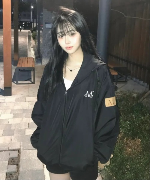 MUCENT(ムセント)の「◇MUCENT◇ブランド直輸入正規品/ミラノ シグネチャーロゴ フーデッドウィンドブレーカー Milan Signature Logo Hooded Windbreaker(ブルゾン・レディース・ブラック・FREE)」の18枚目の写真