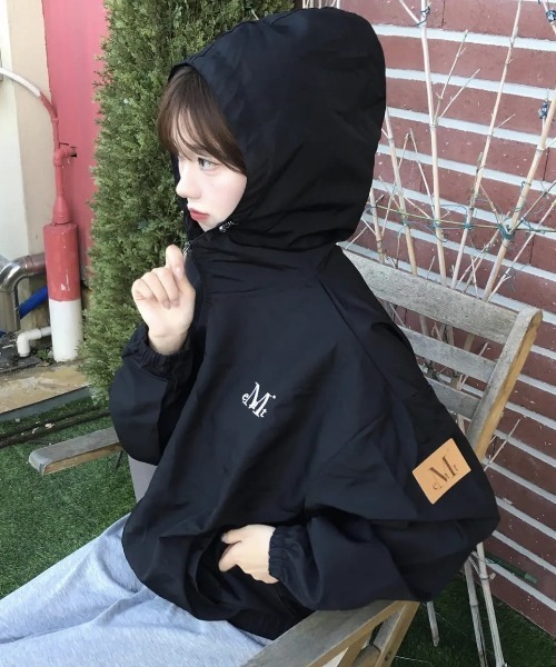 MUCENT(ムセント)の「◇MUCENT◇ブランド直輸入正規品/ミラノ シグネチャーロゴ フーデッドウィンドブレーカー Milan Signature Logo Hooded Windbreaker(ブルゾン・レディース・ブラック・FREE)」の21枚目の写真
