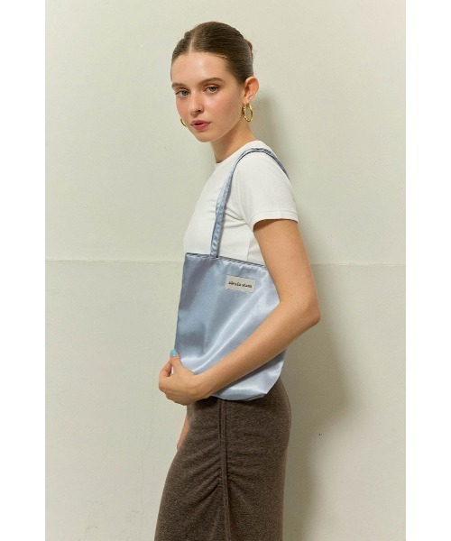 ALEXIA STAM(アリシアスタン)の「Satin Tote Bag /サテントートバッグ(ショルダーバッグ・レディース・ピンク系/アイボリー/ブラウン/ブルー・FREE)」の3枚目の写真