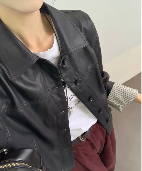 NANEA(ナネア)の「合成皮革ジャケット(その他アウター・レディース・ブラック/ブラウン・SMALL/MEDIUM/LARGE)」の5枚目の写真