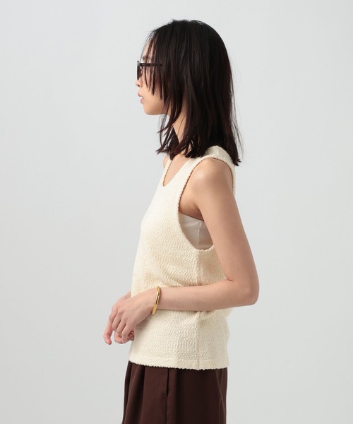 BAYFLOW（ベイフロー）の「[バックデザインがポイント]バンピーニットタンク（ニット/セーター・レディース・オフホワイト/マスタード/アクア・FREE）」の7枚目の写真