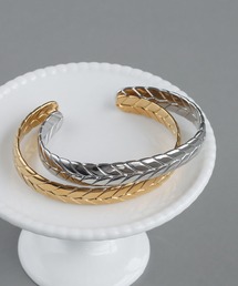 abaskdesign（アバスクデザイン）の「金属アレルギー対応　ヘリンボーンカフバングル（バングル/リストバンド）」