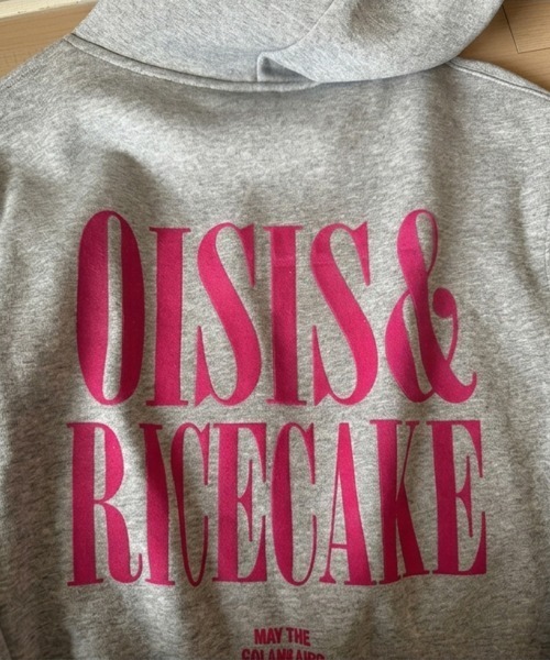 Dalfwin(ダールフィン)の「OISISフェイクレザーラベル付きフロッキープリントフーディー(パーカー・レディース・ブラック・FREE)」の11枚目の写真