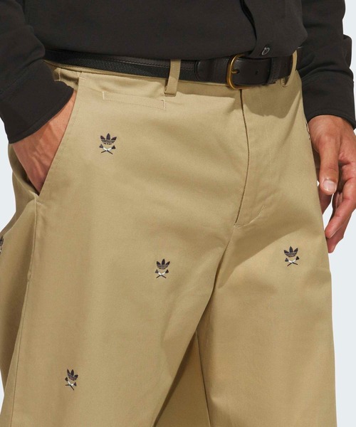 adidas(アディダス)の「オリジナルス ルーズ 刺しゅうパンツ【adidas Golf/アディダスゴルフ】(その他パンツ・メンズ・ベージュ・79/73/76)」の3枚目の写真