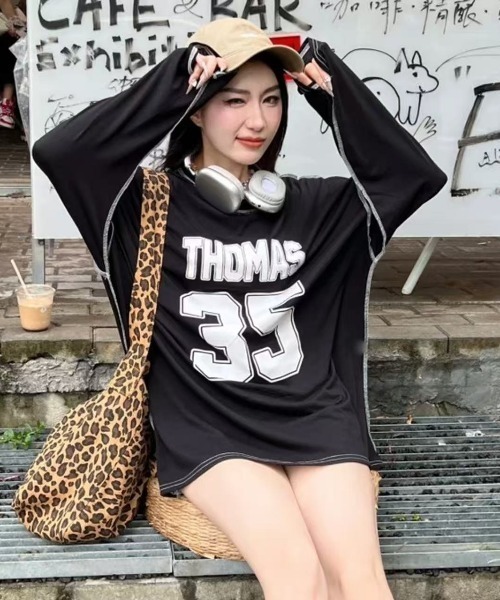 SHEPP（シープ）の「【26年秋冬新作】オーバーサイズワンショル ナンバリング カレッジロゴ ロンT（Tシャツ/カットソー・レディース・ホワイト/ブラック・L）」の13枚目の写真