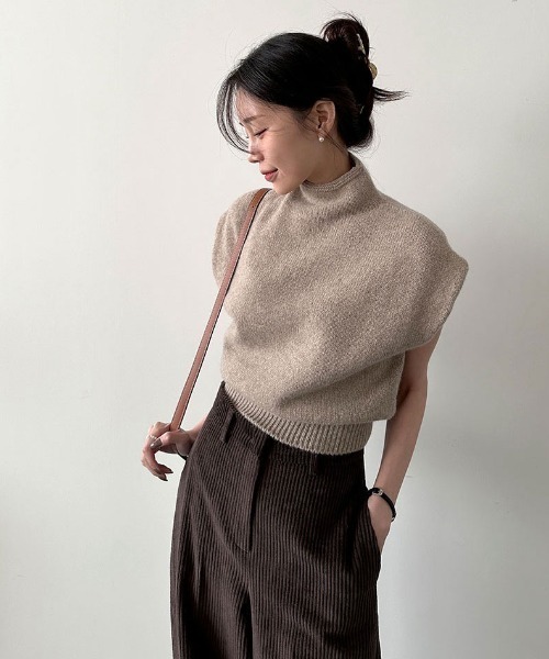 FAVORITO（ファヴォリート）の「ニットハーフネックトップス（ニット/セーター・レディース・ベージュ/オフホワイト・F）」の19枚目の写真