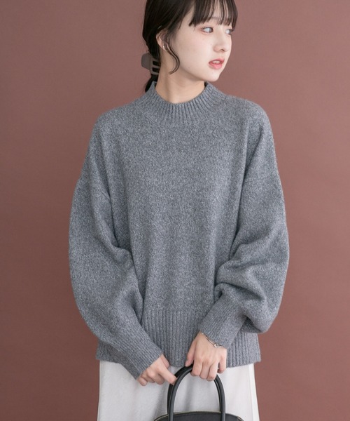 ITEMS URBANRESEARCH(アイテムズ アーバンリサーチ)の「ボリュームスリーブニット(ニット/セーター・レディース・ブルー/オフホワイト/グレー/グリーン・FREE)」の2枚目の写真