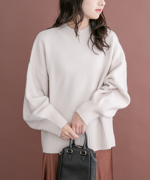 ITEMS URBANRESEARCH(アイテムズ アーバンリサーチ)の「ボリュームスリーブニット(ニット/セーター・レディース・ブルー/オフホワイト/グレー/グリーン・FREE)」の11枚目の写真