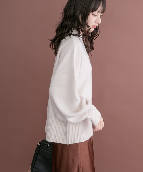 ITEMS URBANRESEARCH(アイテムズ アーバンリサーチ)の「ボリュームスリーブニット(ニット/セーター・レディース・ブルー/オフホワイト/グレー/グリーン・FREE)」の12枚目の写真