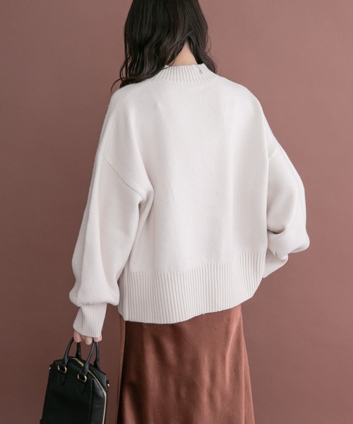 ITEMS URBANRESEARCH(アイテムズ アーバンリサーチ)の「ボリュームスリーブニット(ニット/セーター・レディース・ブルー/オフホワイト/グレー/グリーン・FREE)」の13枚目の写真