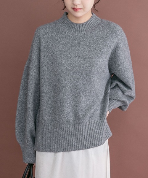 ITEMS URBANRESEARCH(アイテムズ アーバンリサーチ)の「ボリュームスリーブニット(ニット/セーター・レディース・ブルー/オフホワイト/グレー/グリーン・FREE)」の17枚目の写真