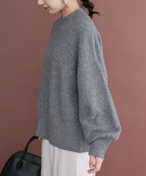 ITEMS URBANRESEARCH(アイテムズ アーバンリサーチ)の「ボリュームスリーブニット(ニット/セーター・レディース・ブルー/オフホワイト/グレー/グリーン・FREE)」の18枚目の写真