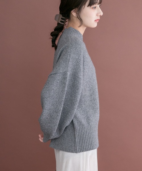 ITEMS URBANRESEARCH(アイテムズ アーバンリサーチ)の「ボリュームスリーブニット(ニット/セーター・レディース・ブルー/オフホワイト/グレー/グリーン・FREE)」の19枚目の写真