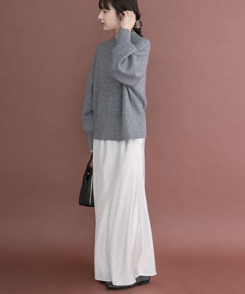 ITEMS URBANRESEARCH(アイテムズ アーバンリサーチ)の「ボリュームスリーブニット(ニット/セーター・レディース・ブルー/オフホワイト/グレー/グリーン・FREE)」の21枚目の写真