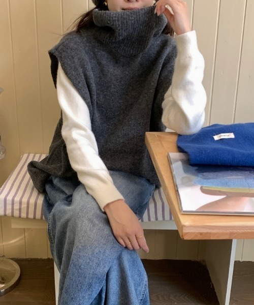 Aelina(エリナ)の「ハイネックノースリーブニットベスト(タンクトップ・レディース・チャコールグレー/ブラック/ベージュ/ブラウン・FREE)」の15枚目の写真
