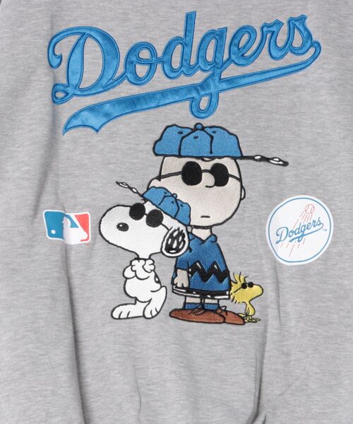 PEANUTS（ピーナッツ）の「【PEANUTS/ピーナッツ】【ユニセックスデザインでリンクコーデにも◎】MLB×PEANUTS 裏起毛ジップパーカー 保温 キャラクター ドジャース ヤンキース ホワイトソックス（パーカー・メンズ・ブラック系その他3/ブルー系その他2/ブラック系その他/ベージュ系その他3/グレー系その他/グレー系その他2・LARGE/X-LARGE/MEDIUM）」の10枚目の写真