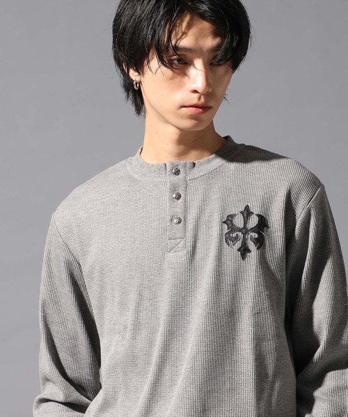 LAND MUSEUM(ランドミュージアム)の「LAND MUSEUM/ゴシックロゴヘンリーT(Tシャツ/カットソー・メンズ・グレー/ブラック・LARGE/MEDIUM)」の6枚目の写真