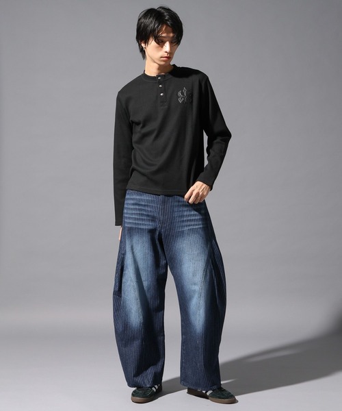 LAND MUSEUM(ランドミュージアム)の「LAND MUSEUM/ゴシックロゴヘンリーT(Tシャツ/カットソー・メンズ・グレー/ブラック・LARGE/MEDIUM)」の8枚目の写真