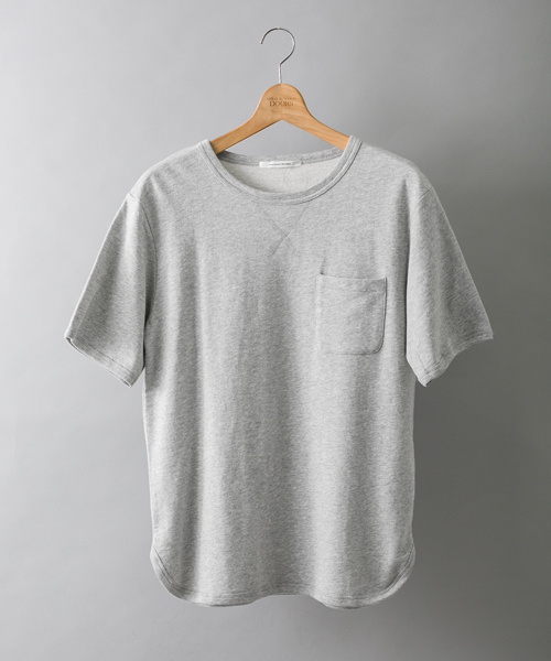 URBAN RESEARCH DOORS MENS（アーバンリサーチ ドアーズ メンズ）の「DOORS ミニ裏毛バインダーTee（Tシャツ/カットソー・メンズ・ホワイト/キャメル/カーキ/ブラック/グレー・38/40）」の4枚目の写真