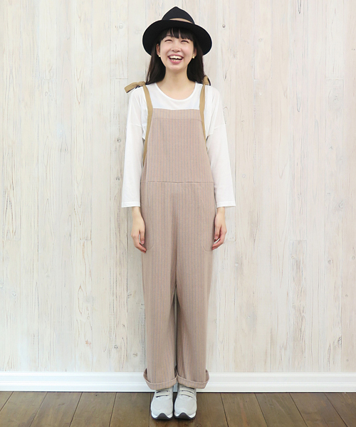Ne-net(ネネット)の「S フランネルストライプ(サロペット/オーバーオール・レディース・ベージュ/トップグレー・02)」の3枚目の写真