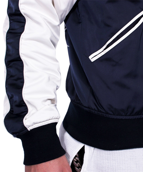 ８(eight)（エイト）の「タイガー 虎 スカジャン サテン 刺繍（スカジャン・メンズ・ピンク/ネイビー/グレー/ブルー/カーキ/ブラック・MEDIUM/LARGE/X-LARGE）」の21枚目の写真