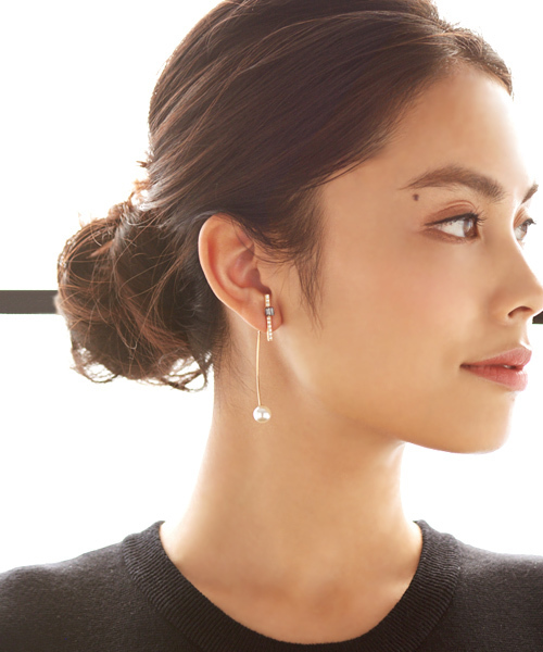 STYLE DELI(スタイルデリ)の「PEARL pierce 001(ピアス(両耳用)・レディース・アイボリー・FREE)」の4枚目の写真