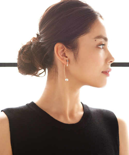 STYLE DELI(スタイルデリ)の「PEARL pierce 001(ピアス(両耳用)・レディース・アイボリー・FREE)」の5枚目の写真