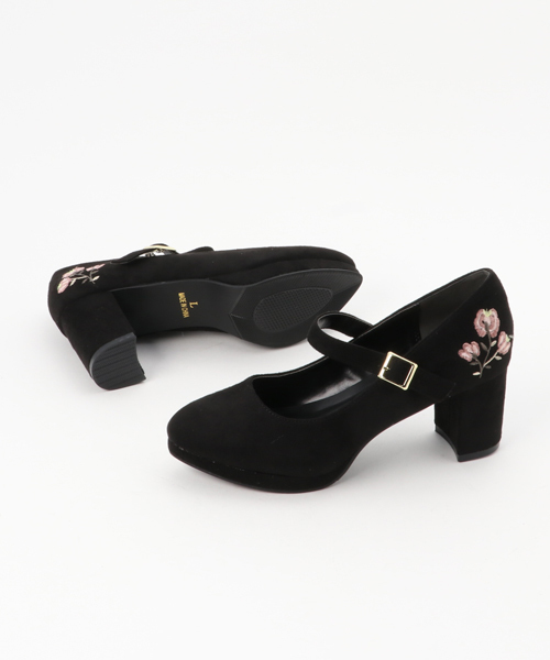 GeeRA(ジーラ)の「刺しゅうストラップパンプス(パンプス・レディース・ピンク/ブラック・MEDIUM/X-LARGE/LARGE/SMALL)」の6枚目の写真