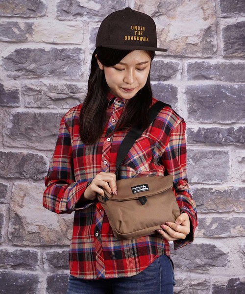 おしゃれスタ（オシャレスタ）の「Healthknit Product P-cakeフラップショルダー(LS)（ショルダーバッグ・メンズ・ライトグレー/ブラック/インディゴブルー/マスタード/ダークベージュ・FREE）」の3枚目の写真