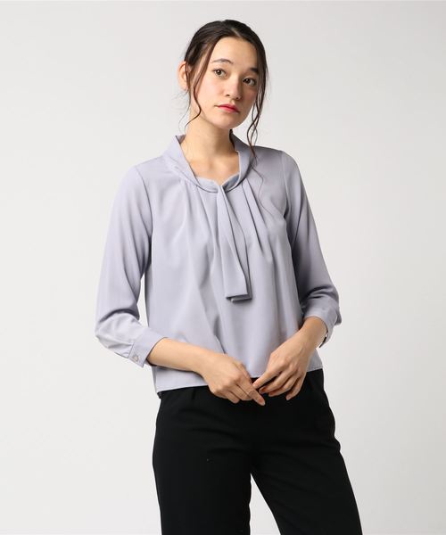 TRUDEA（トルディア）の「ボウタイ　ブラウス（シャツ/ブラウス・レディース・ホワイト/チャコールグレー/ブラック/カーキ/ピンク/ラベンダー/ネイビー・SMALL/MEDIUM/LARGE）」の14枚目の写真