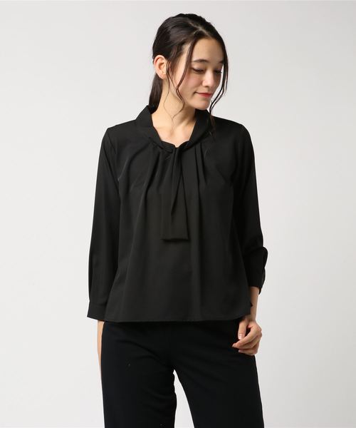 TRUDEA（トルディア）の「ボウタイ　ブラウス（シャツ/ブラウス・レディース・ホワイト/チャコールグレー/ブラック/カーキ/ピンク/ラベンダー/ネイビー・SMALL/MEDIUM/LARGE）」の3枚目の写真