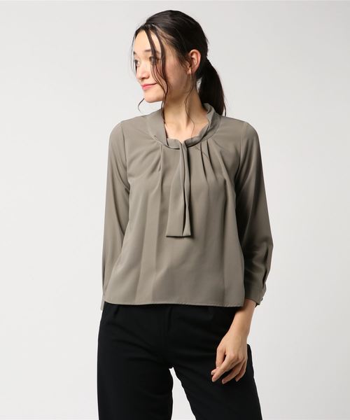 TRUDEA（トルディア）の「ボウタイ　ブラウス（シャツ/ブラウス・レディース・ホワイト/チャコールグレー/ブラック/カーキ/ピンク/ラベンダー/ネイビー・SMALL/MEDIUM/LARGE）」の8枚目の写真