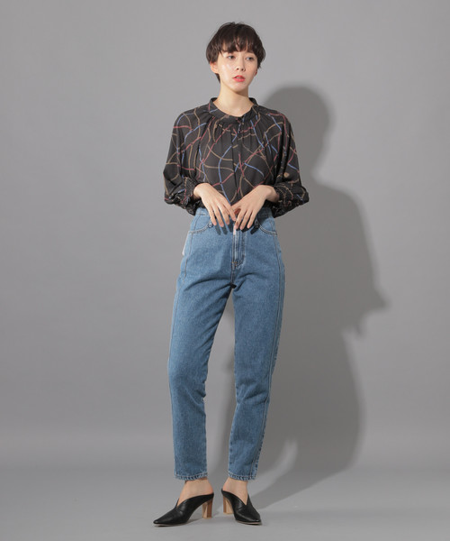 PAGEBOY（ページボーイ）の「チェーンプリントハイネックブラウス（シャツ/ブラウス・レディース・オフホワイト/ブラック・FREE）」の4枚目の写真