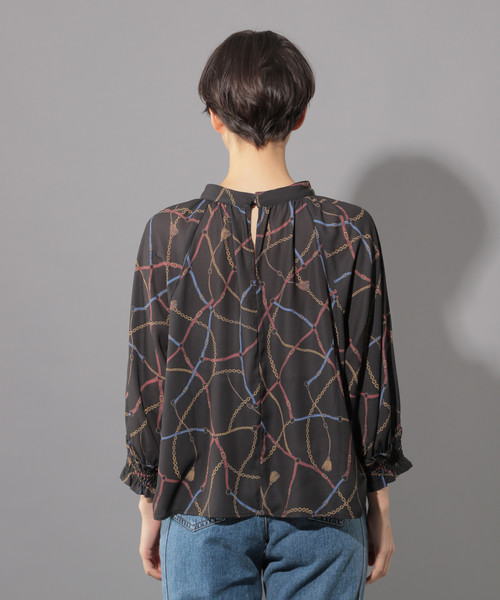 PAGEBOY（ページボーイ）の「チェーンプリントハイネックブラウス（シャツ/ブラウス・レディース・オフホワイト/ブラック・FREE）」の7枚目の写真