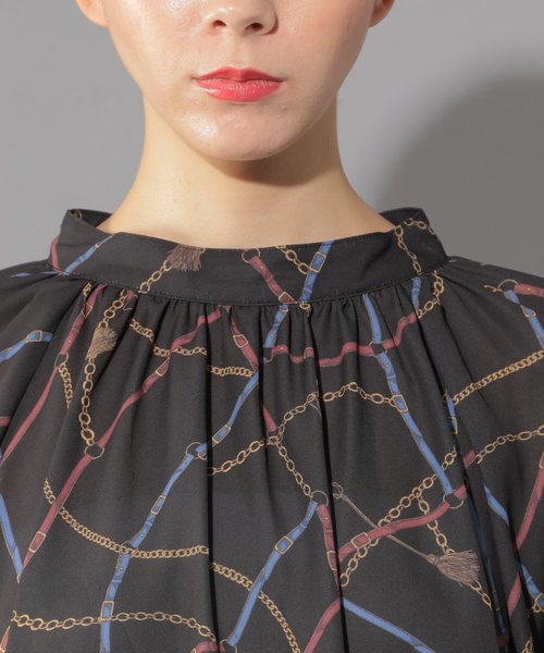 PAGEBOY（ページボーイ）の「チェーンプリントハイネックブラウス（シャツ/ブラウス・レディース・オフホワイト/ブラック・FREE）」の9枚目の写真