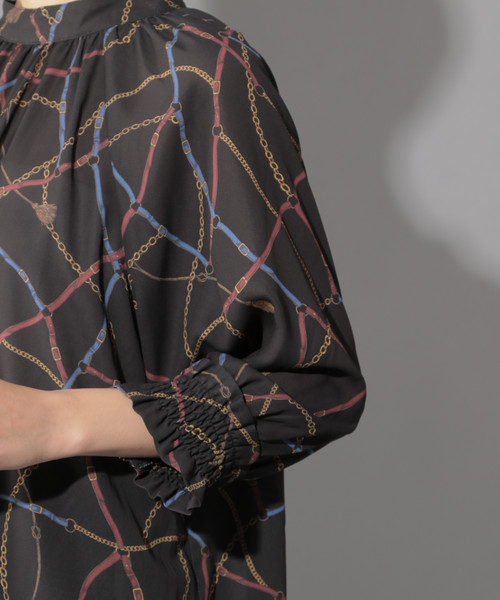 PAGEBOY（ページボーイ）の「チェーンプリントハイネックブラウス（シャツ/ブラウス・レディース・オフホワイト/ブラック・FREE）」の10枚目の写真