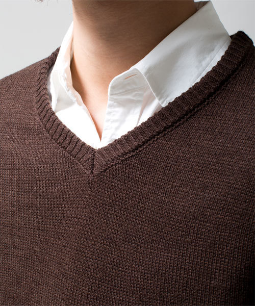 NANO universe(ナノユニバース)の「AKM×nano・universe/ V-Neck Knit(ニット/セーター・メンズ・ブラック/ダークグレー/ライトグレー/ダークブラウン/ベージュ/ダークグリーン/ブルー/ネイビー・SMALL/MEDIUM/LARGE/X-LARGE)」の11枚目の写真