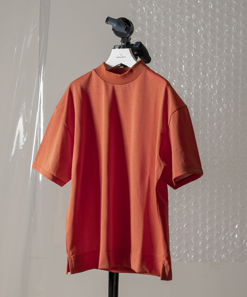 MAISON SPECIAL(メゾンスペシャル)の「“365” テックファブリックモックネックカットソー 【MAISON SPECIAL/メゾンスペシャル】(Tシャツ/カットソー・メンズ・ブラック/オフホワイト/オレンジ・46/48/44)」の3枚目の写真