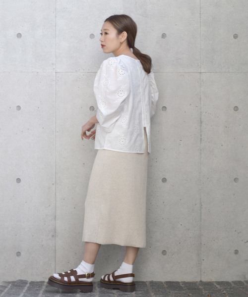 w closet(ダブルクローゼット)の「カットワーク総刺繍パワショルプルオーバー(シャツ/ブラウス・レディース・オフホワイト/ライム/ラベンダー・FREE)」の7枚目の写真