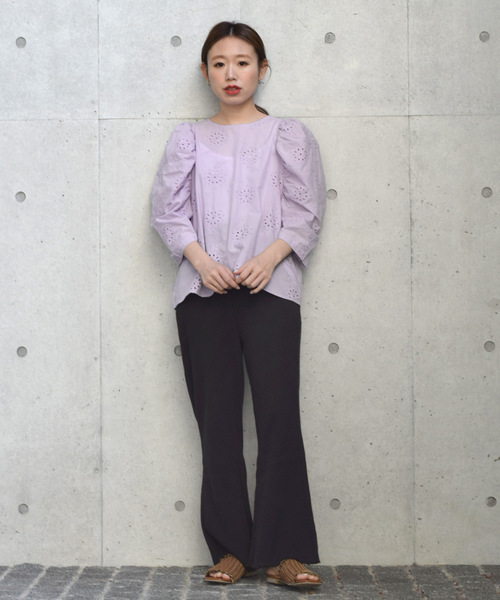 w closet(ダブルクローゼット)の「カットワーク総刺繍パワショルプルオーバー(シャツ/ブラウス・レディース・オフホワイト/ライム/ラベンダー・FREE)」の14枚目の写真