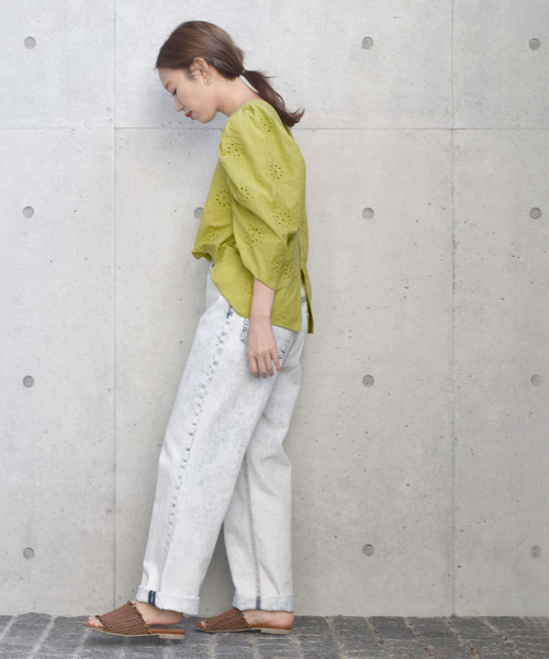 w closet(ダブルクローゼット)の「カットワーク総刺繍パワショルプルオーバー(シャツ/ブラウス・レディース・オフホワイト/ライム/ラベンダー・FREE)」の21枚目の写真